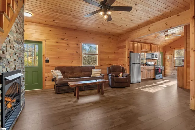 $495,671 | 106 Hiawatha Trail, Pickens, SC 29671