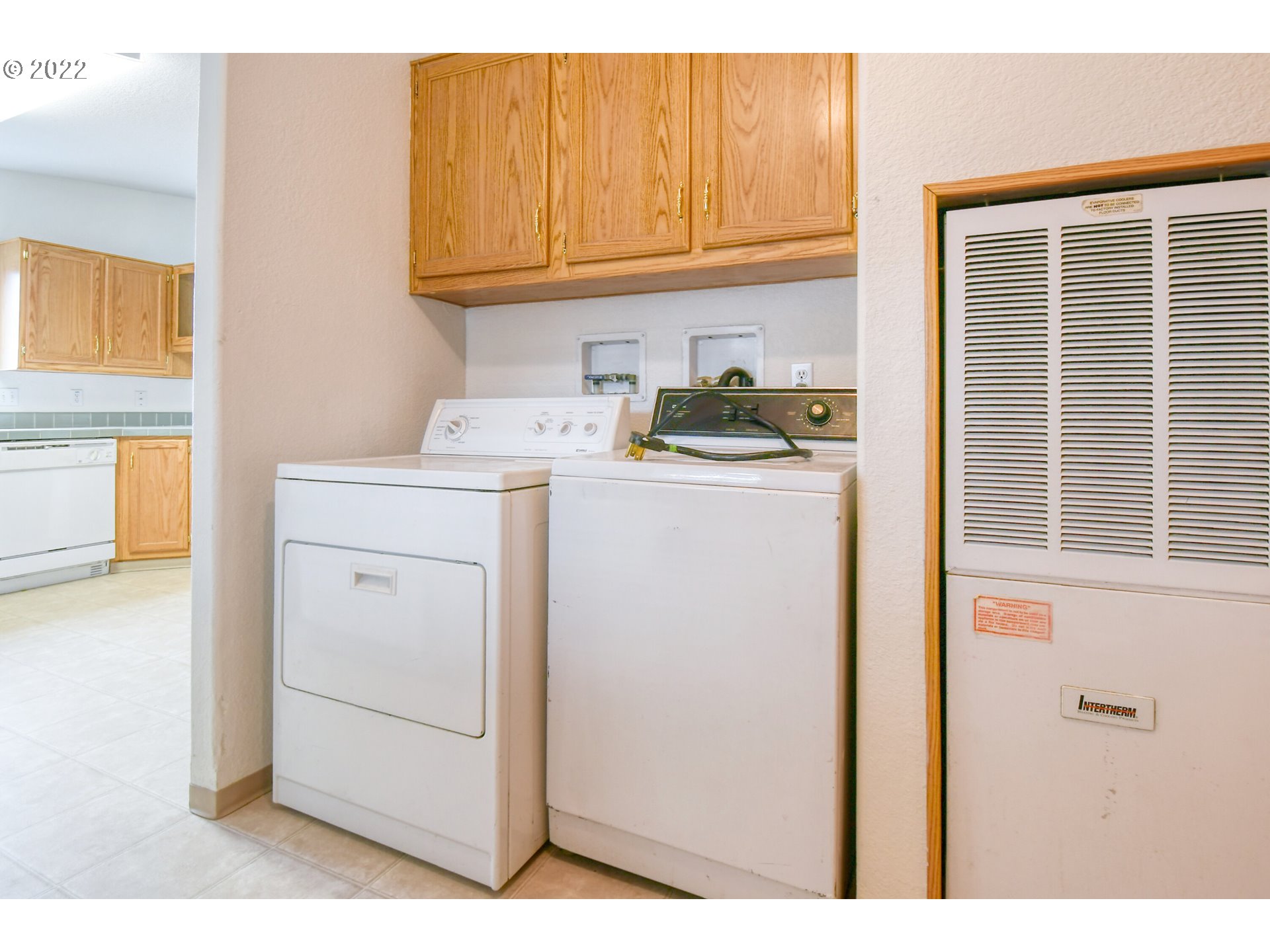 2600 Southwest Goodwin Avenue, Unit 33 Pendleton, OR 97801 - Photo 22 of 29 a utility room with dryer and washer