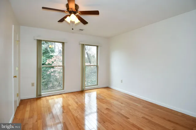 $2,100 | 5207 Newton Street, Unit 203, Bladensburg, MD 20710