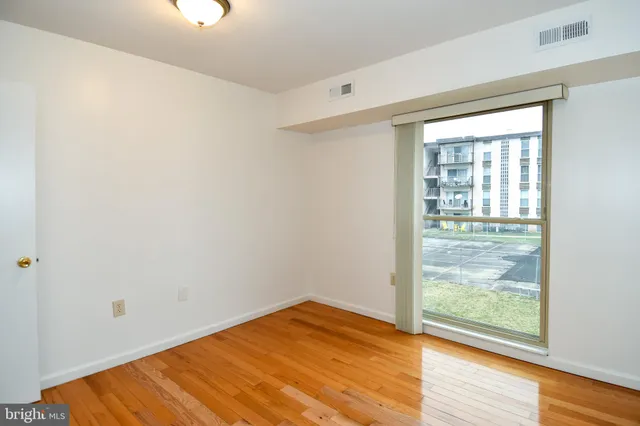 $2,100 | 5207 Newton Street, Unit 203, Bladensburg, MD 20710