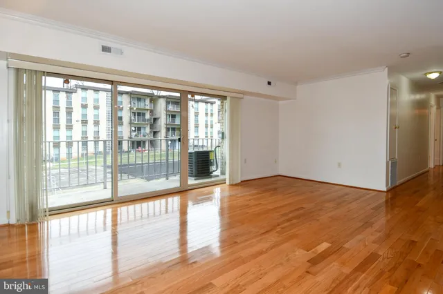 $2,100 | 5207 Newton Street, Unit 203, Bladensburg, MD 20710