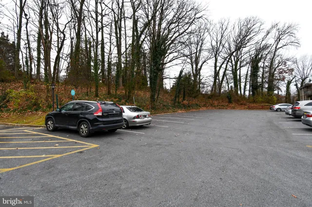 $2,100 | 5207 Newton Street, Unit 203, Bladensburg, MD 20710