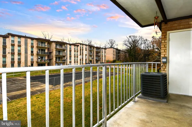 $2,100 | 5207 Newton Street, Unit 203, Bladensburg, MD 20710