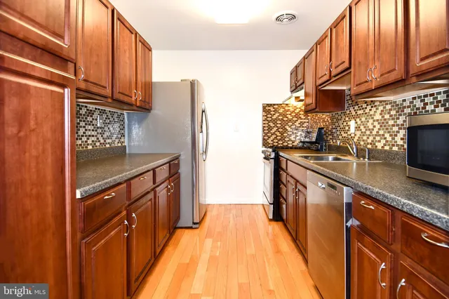 $2,100 | 5207 Newton Street, Unit 203, Bladensburg, MD 20710