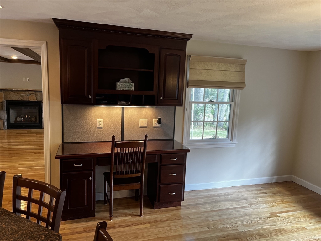 24 Pontiac Road Walpole, MA 02081 - Photo 10 of 25