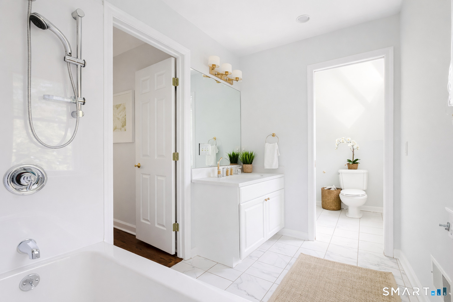 26 Farm Road New Canaan, CT 06840 - Photo 20 of 35