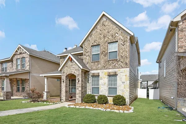 $380,000 | 1049 Marietta Lane, Aubrey, TX 76227