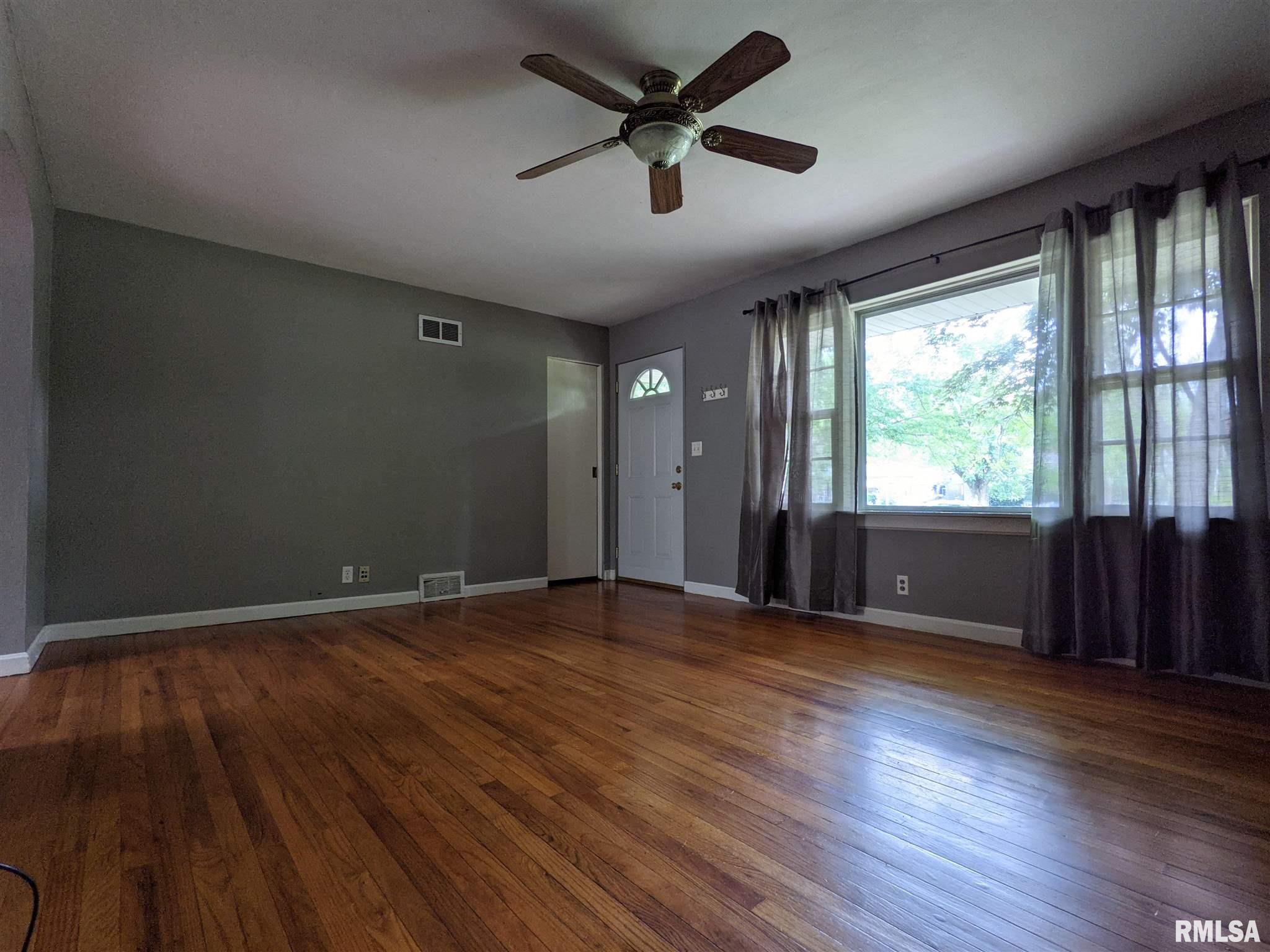 416 Sherry Road Marion, IL 62959 - Photo 6 of 30 Gallery Image 6