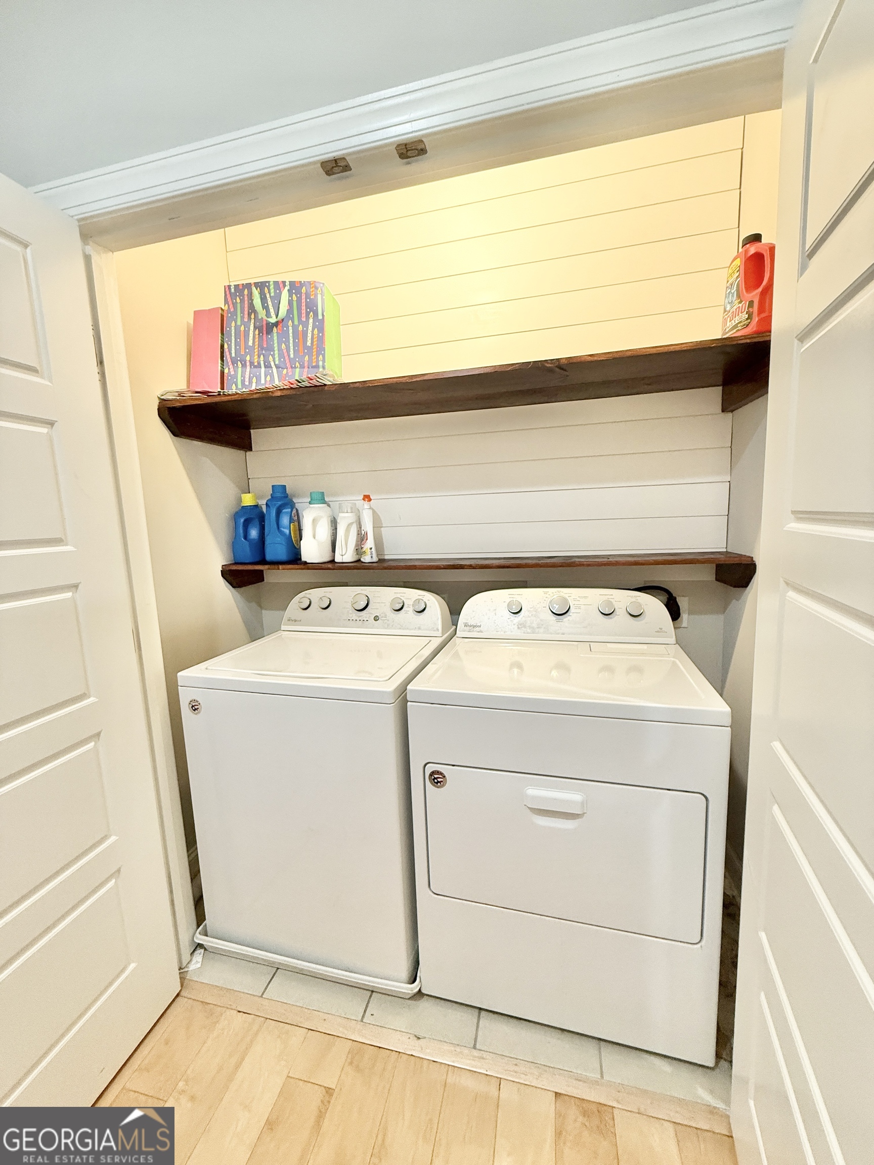 1817 Hislop Lane Atlanta, GA 30345 - Photo 21 of 32 a utility room with dryer and washer