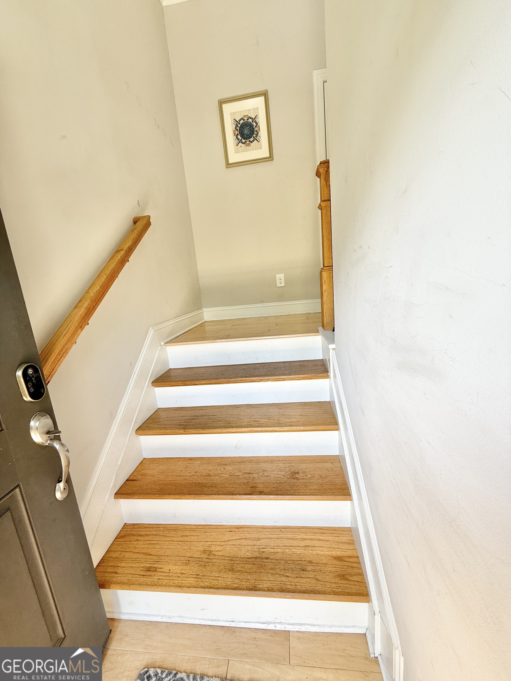 1817 Hislop Lane Atlanta, GA 30345 - Photo 3 of 32 a view of entryway