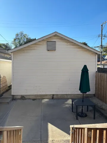 $2,150 | 3748 South Wallace Street, Unit 2, Chicago, IL 60609