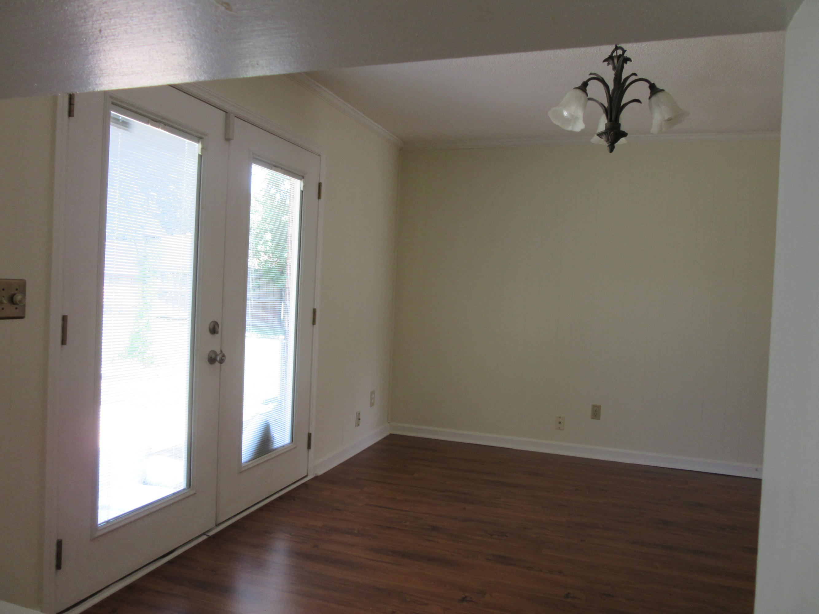 8206 Delhi Road North Charleston, SC 29406 - Photo 9 of 29 Dining room w/french doors