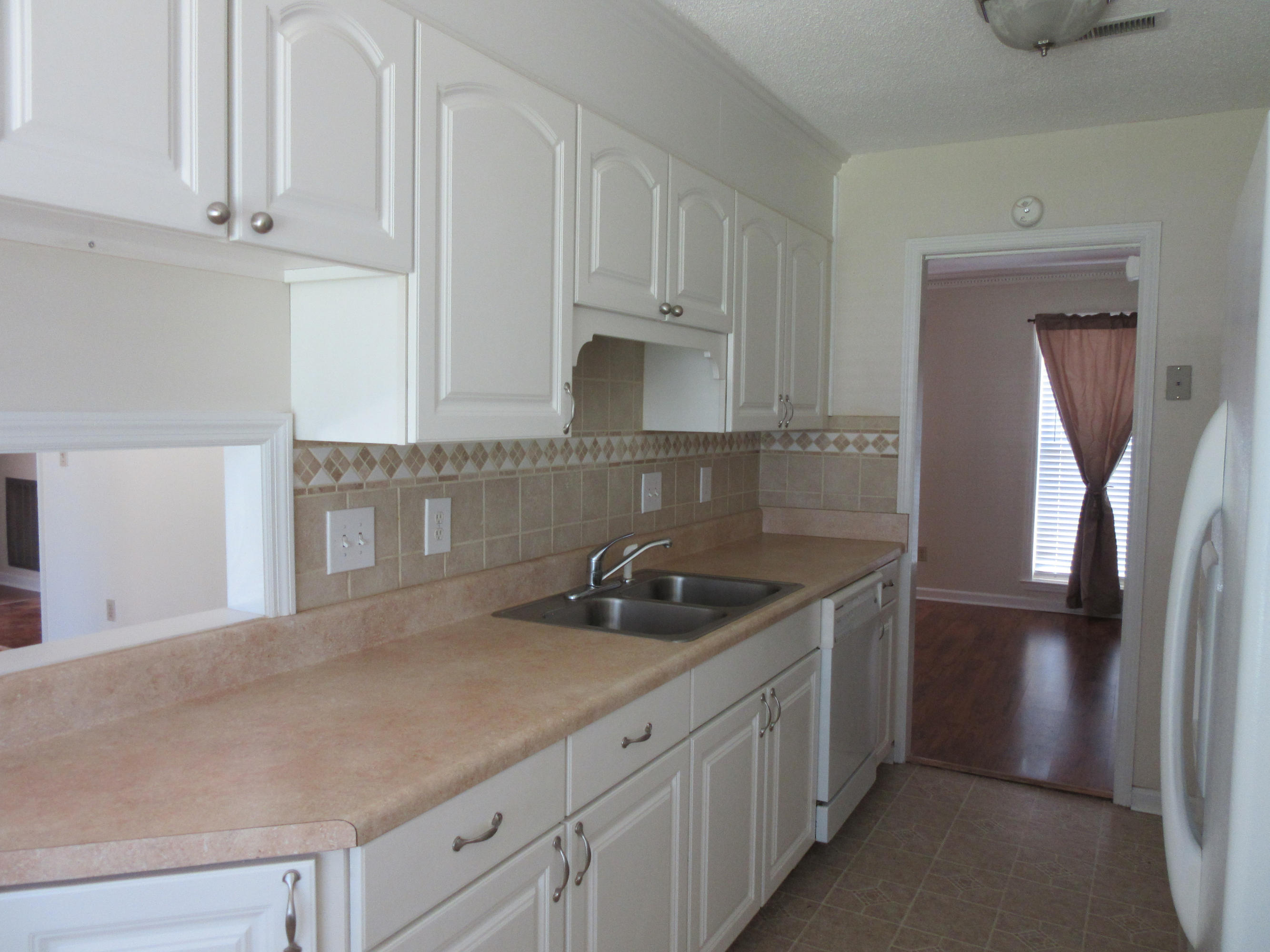 8206 Delhi Road North Charleston, SC 29406 - Photo 10 of 29 Kitchen
