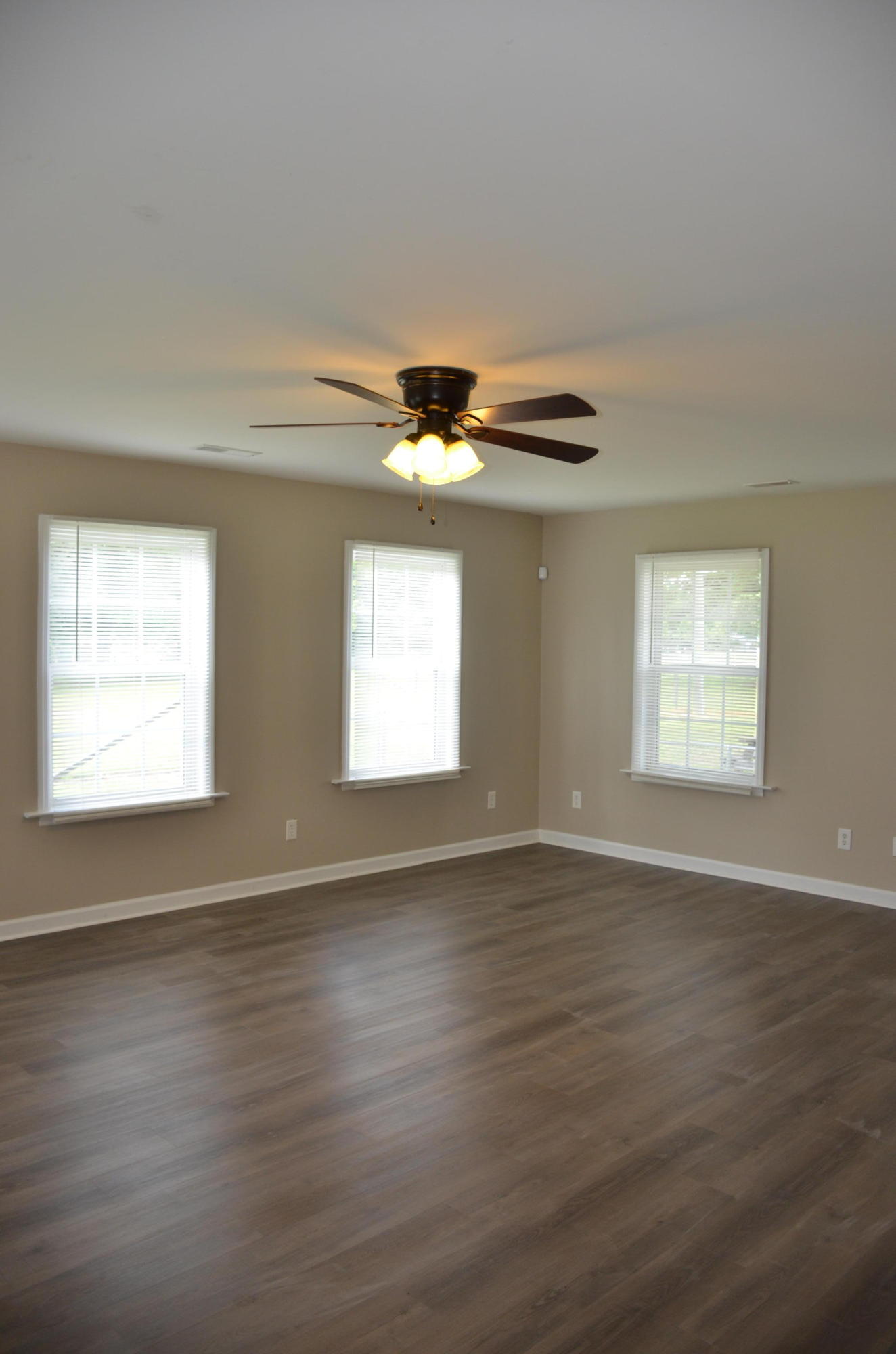 240 State Rd S-8-410 Moncks Corner, SC 29461 - Photo 22 of 33 Living Room