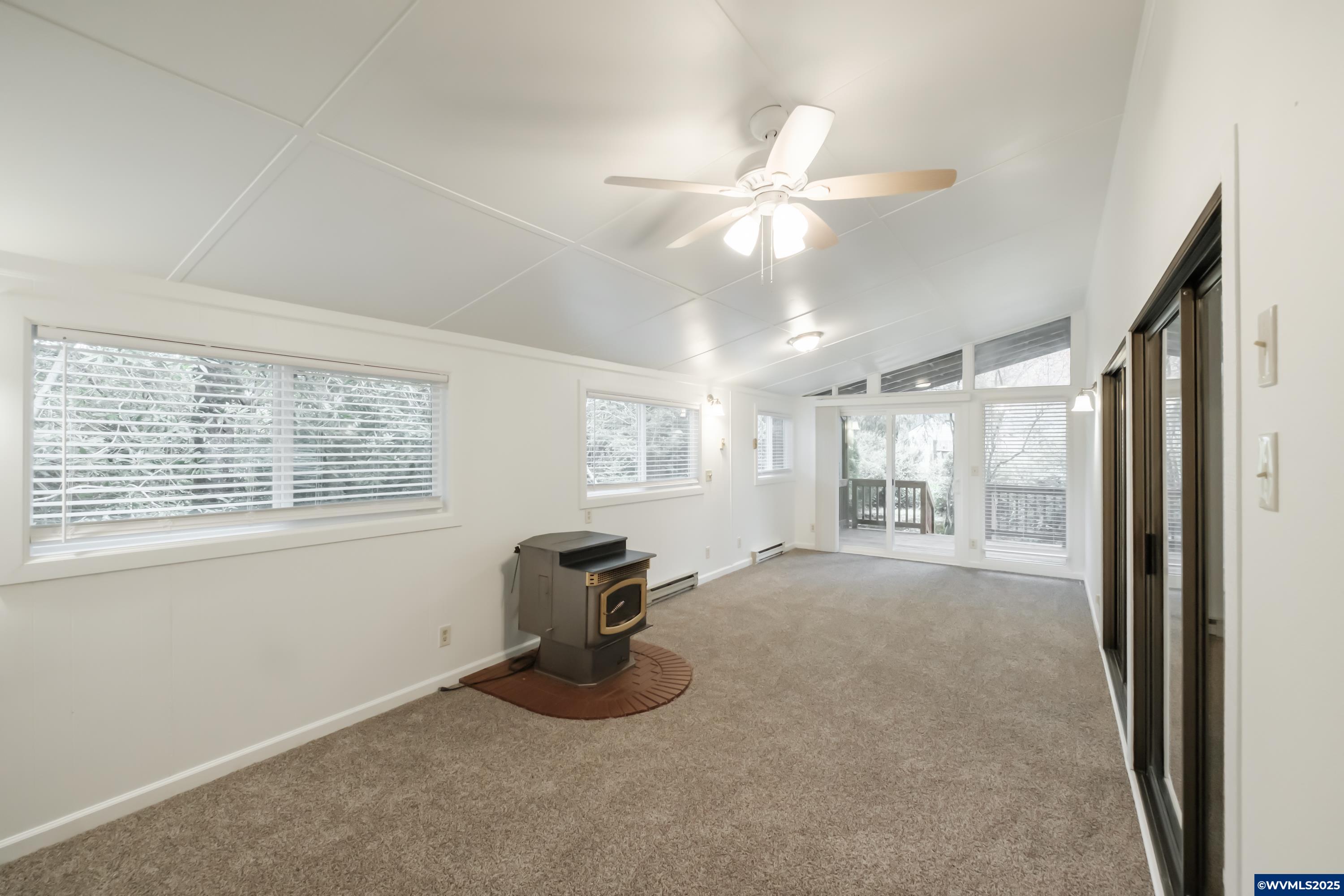 1600 Rhododendron Drive Florence, OR 97439 - Photo 5 of 46
