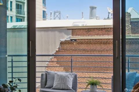 $979,000 | Brannan Street, San Francisco, CA 94107