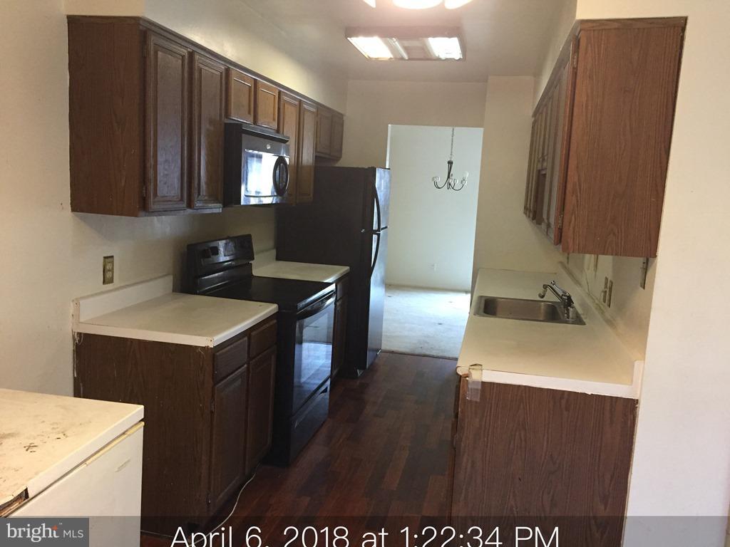 3125 Apple Road Northeast, Unit 3 Washington, DC 20018 - Photo 2 of 11 Kitchen