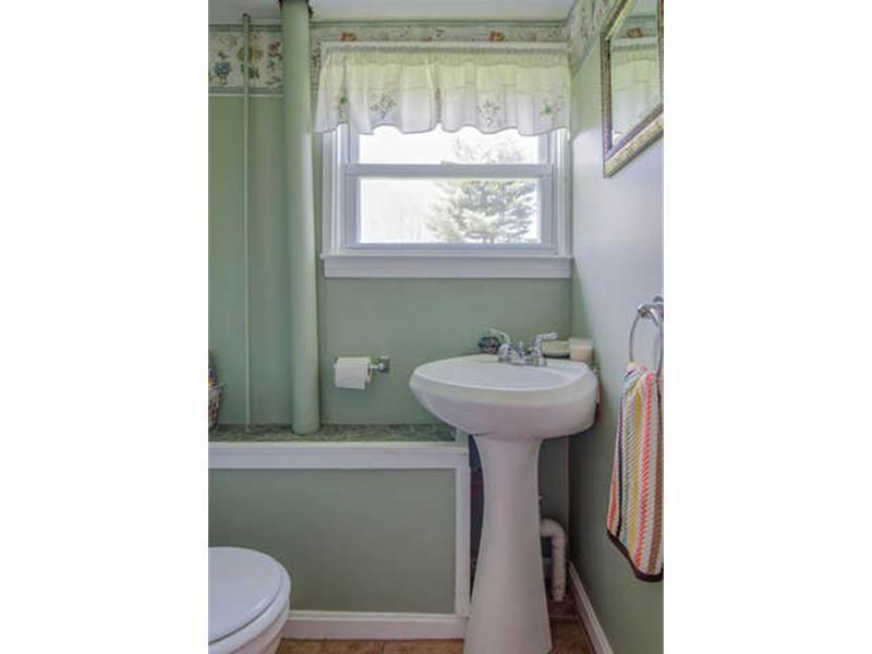 288 Park Road Westbrook, ME 04092 - Photo 14 of 28 Bathroom.