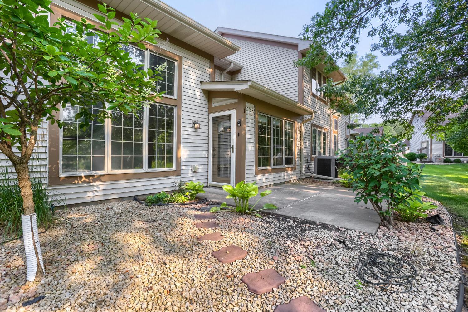 1896 Beebe Road Maplewood, MN 55109 - Photo 22 of 23 Gallery Image 22