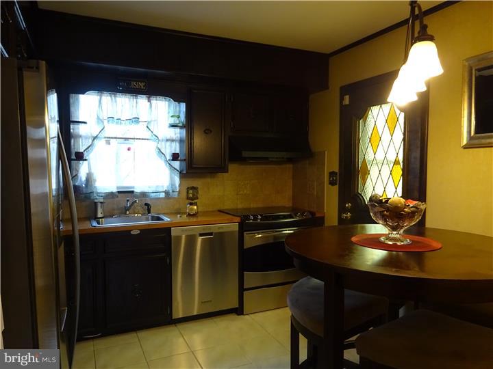 1829 Old Spring Valley Road Reading, PA 19604 - Photo 3 of 14 Gallery Image 3