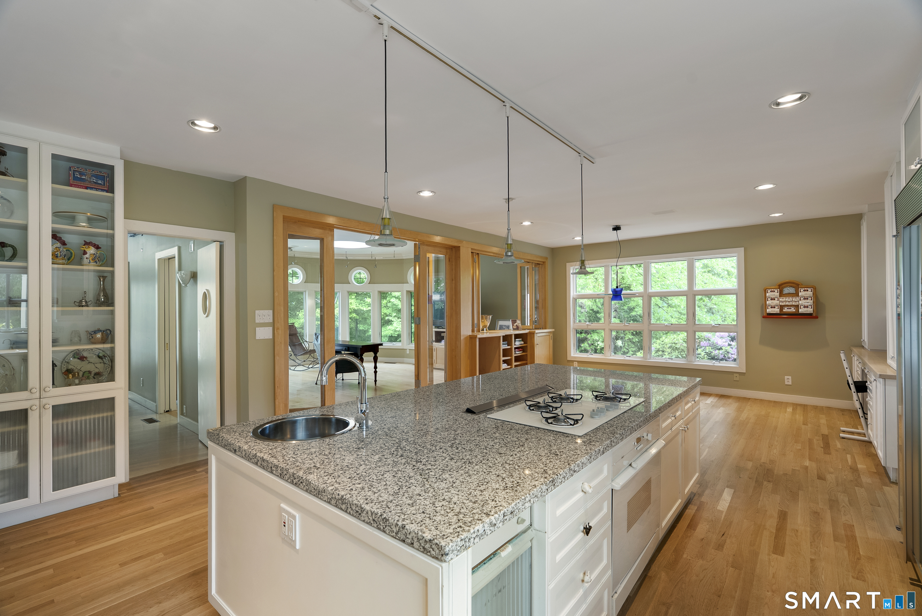 46 Balfour Road West Hartford, CT 06117 - Photo 11 of 40