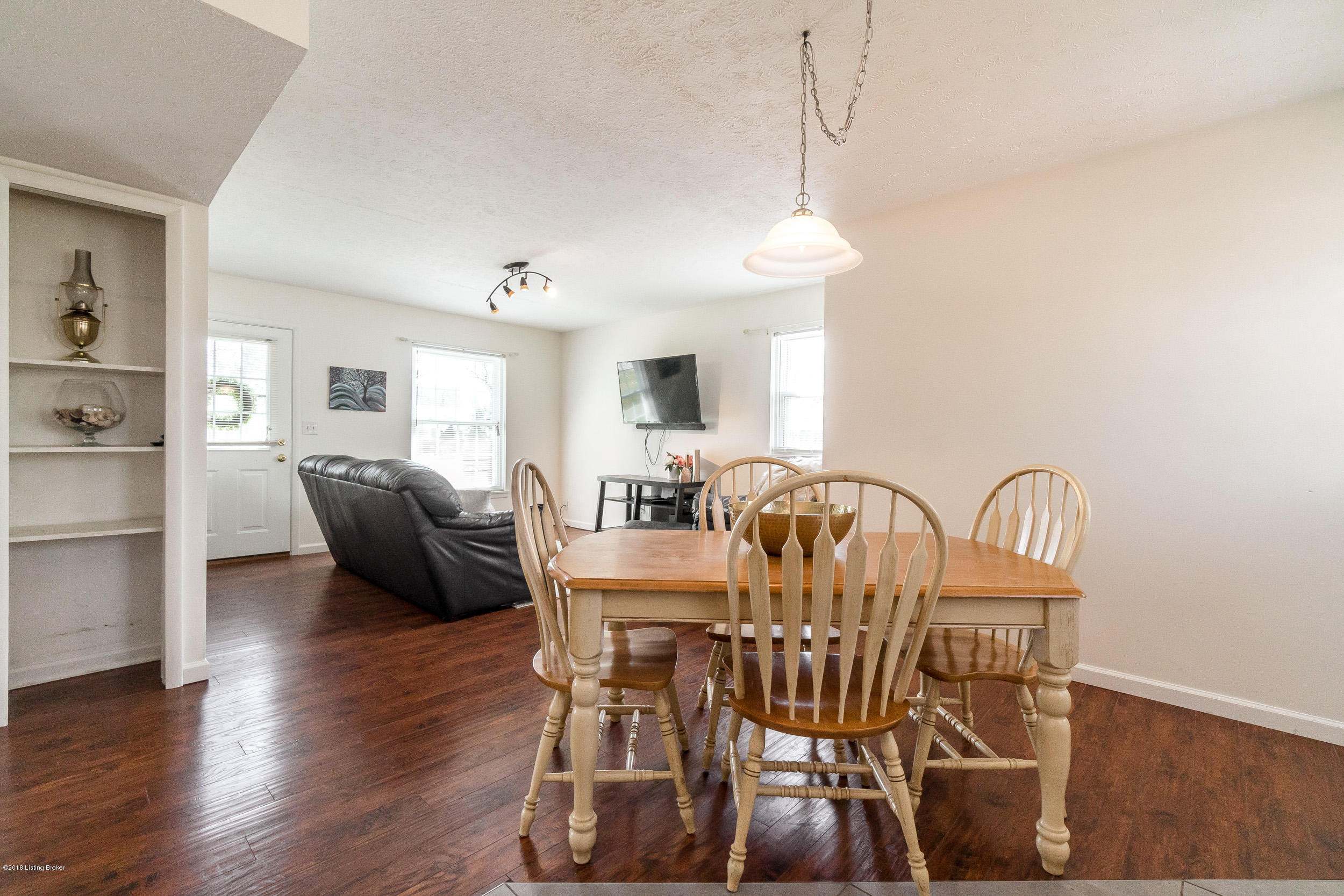 7710 Rochelle Road Louisville, KY 40228 - Photo 7 of 26 7710 Rochelle Rd-19