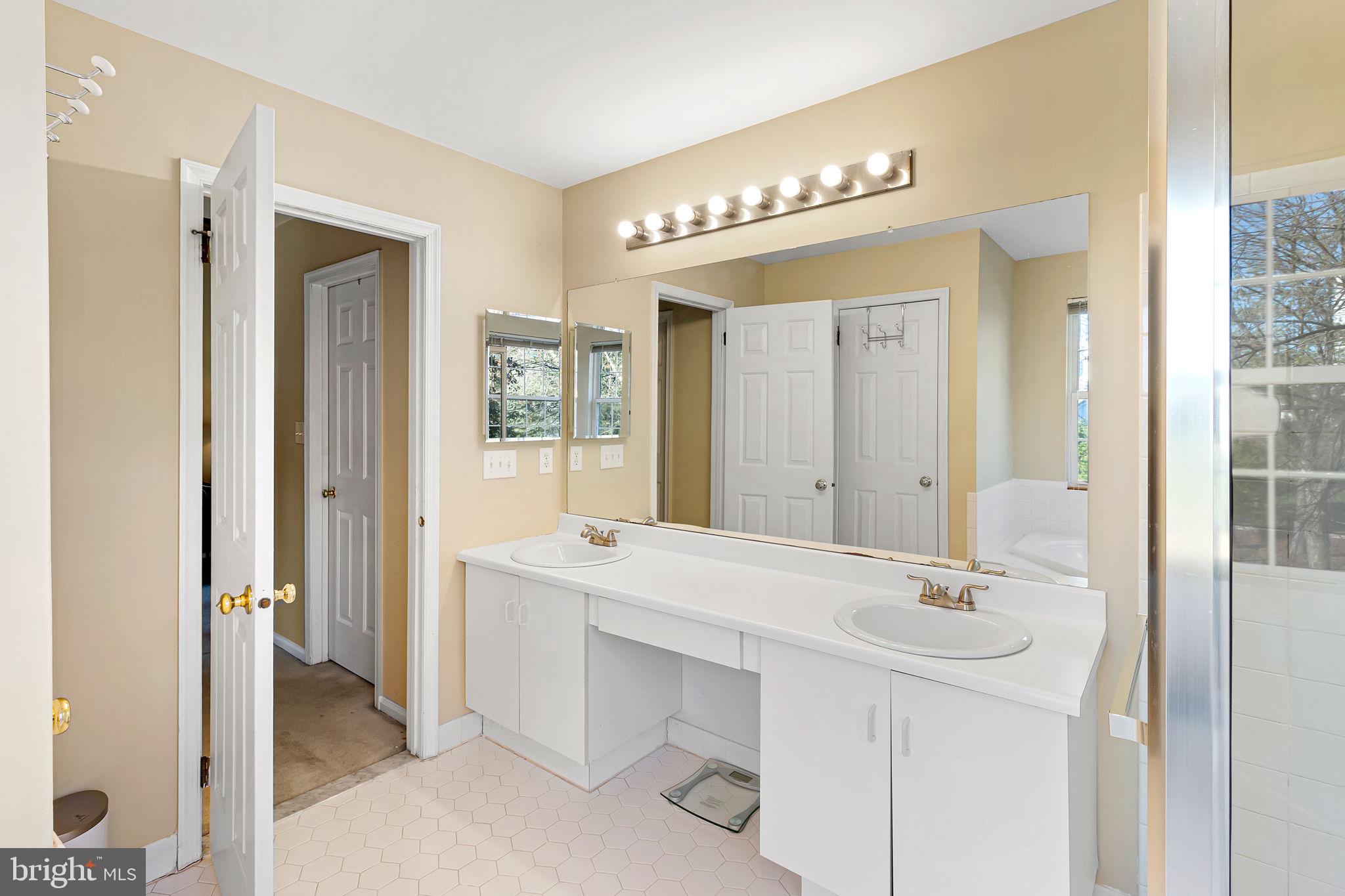 406 Denow Road Pennington, NJ 08534 - Photo 15 of 25