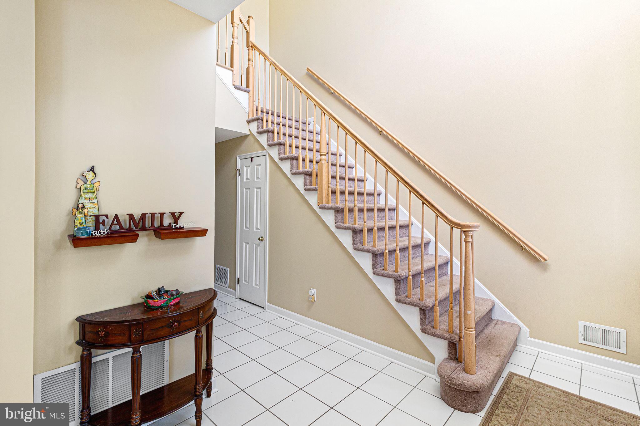 406 Denow Road Pennington, NJ 08534 - Photo 3 of 25