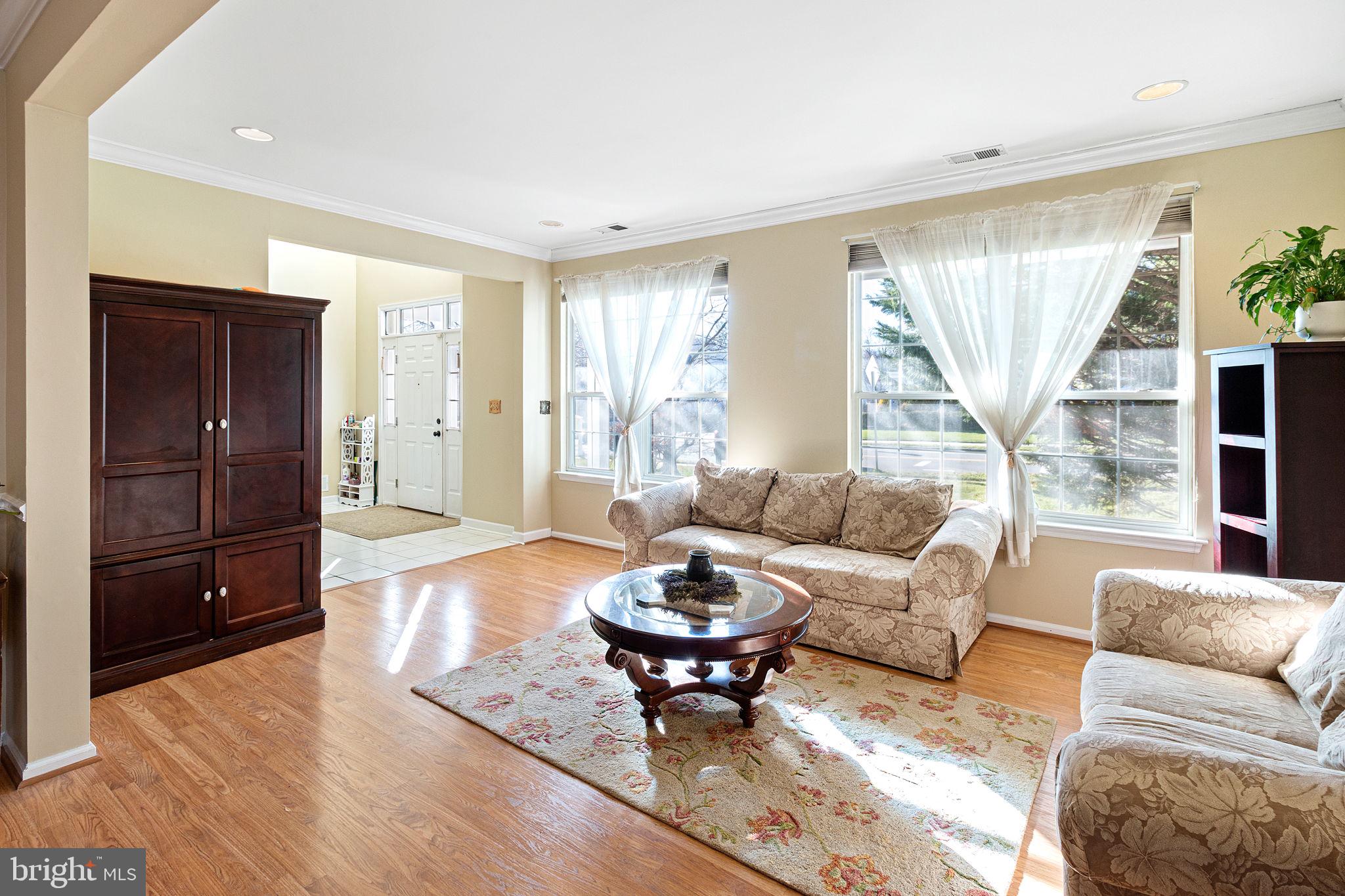 406 Denow Road Pennington, NJ 08534 - Photo 4 of 25