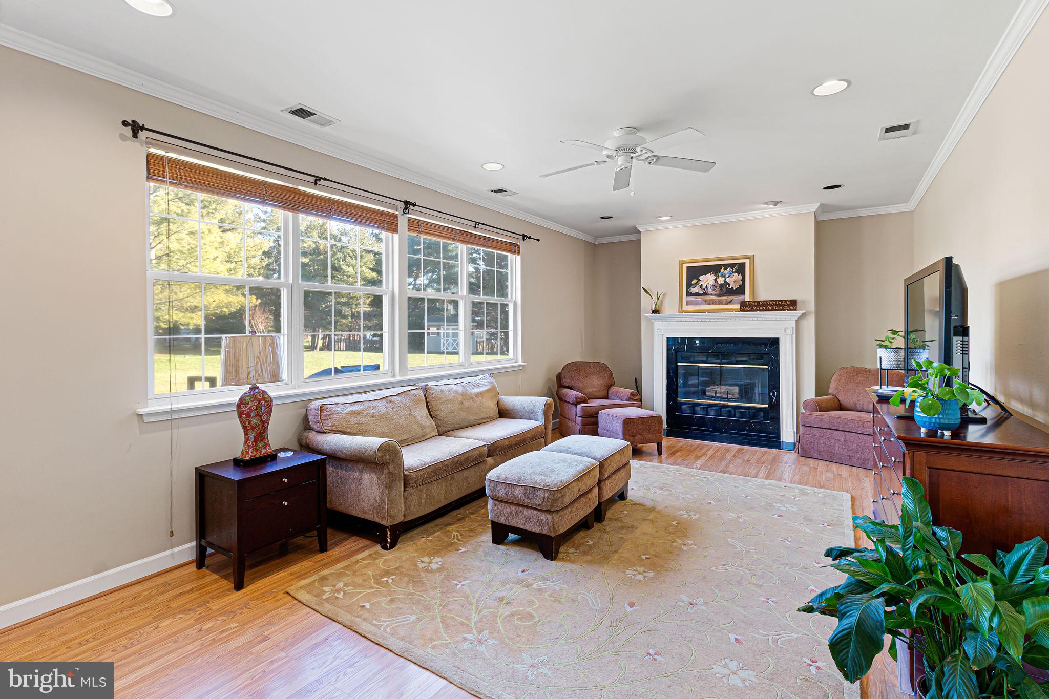 406 Denow Road Pennington, NJ 08534 - Photo 5 of 25