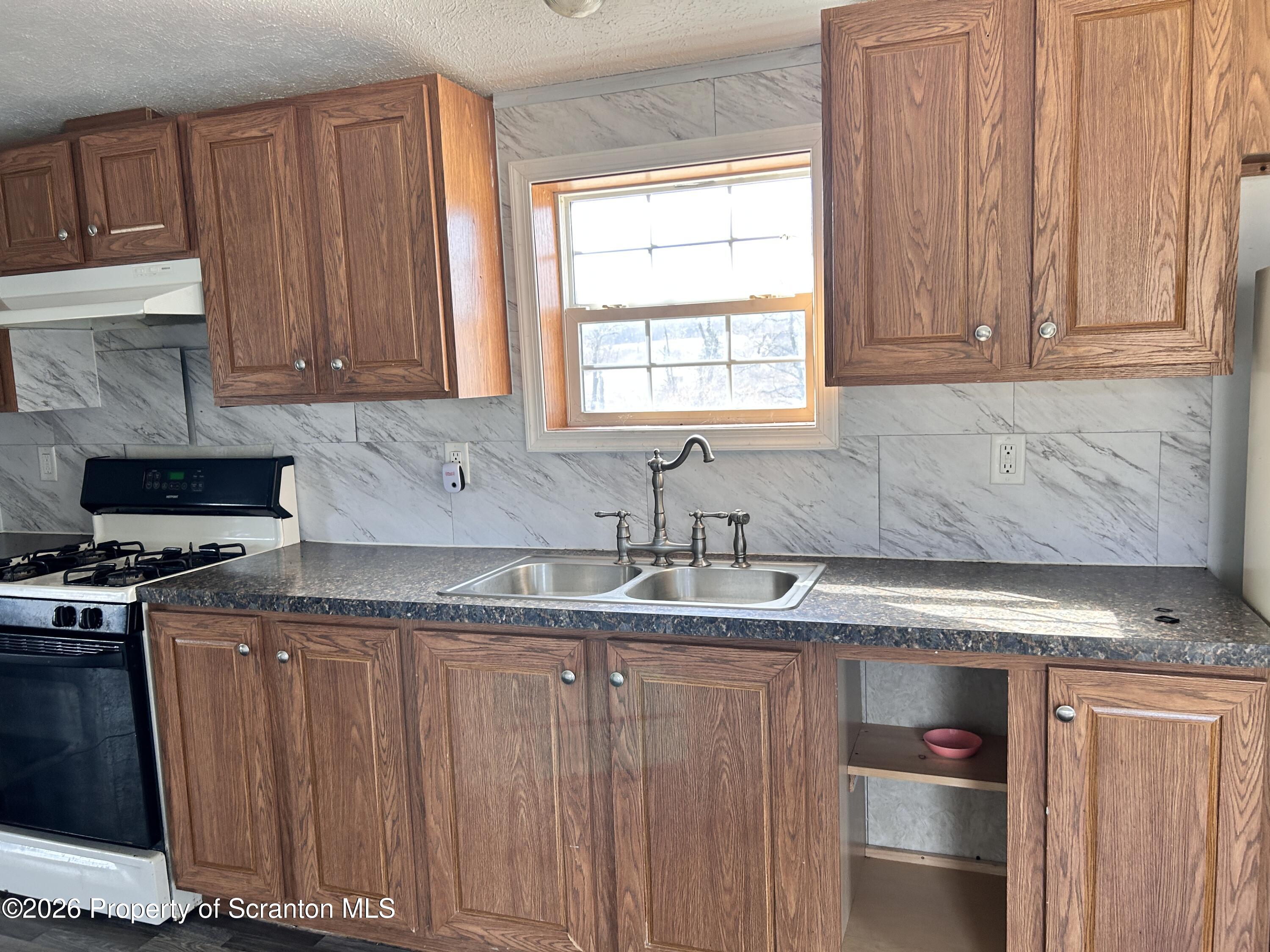 65 Ross Hill Road Thompson, PA 18465 - Photo 11 of 26 Kitchen