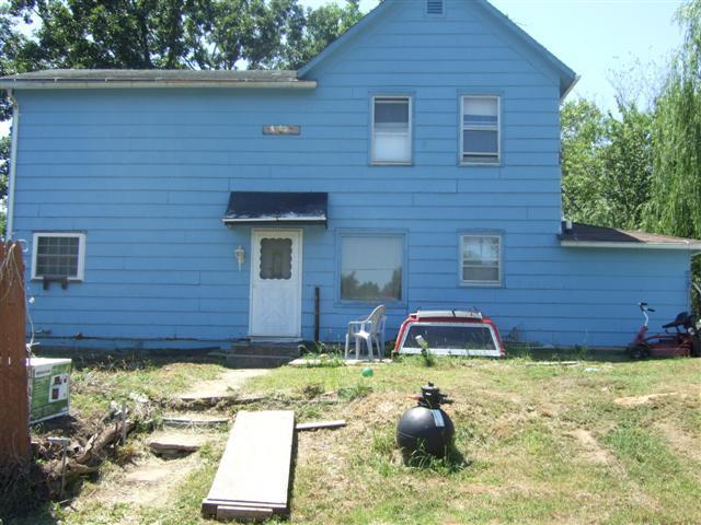 3221 Cleveland Street Clinton, IA 52732 - Photo 1 of 3 Gallery Image 1
