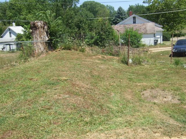3221 Cleveland Street Clinton, IA 52732 - Photo 3 of 3 Gallery Image 3