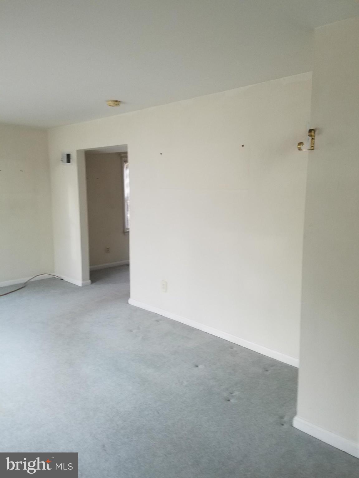 1802 Amherst Road Hyattsville, MD 20783 - Photo 9 of 29 Living Room