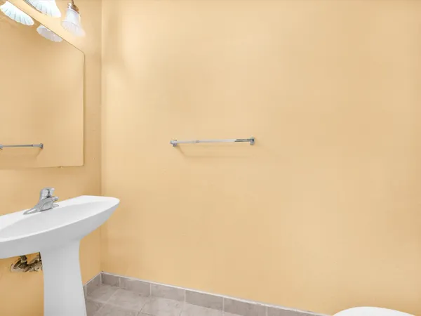 $2,400 | 21223 Northwest 14th Place, Unit 324, Miami Gardens, FL 33169