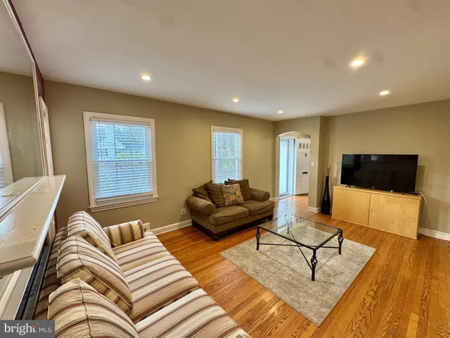 $3,750 | 8815 Reading Road, Silver Spring, MD 20901