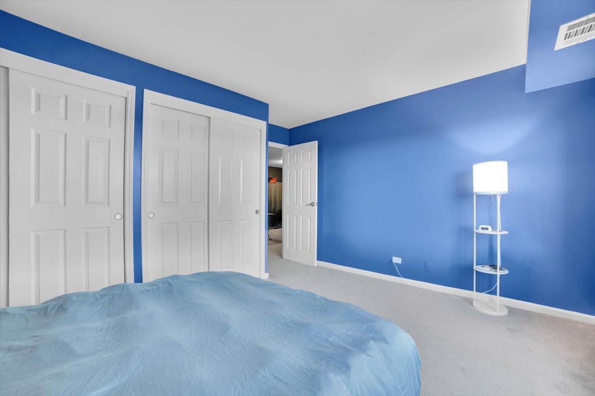 500 West Huntington Commons Road, Unit 448 Mount Prospect, IL 60056 - Photo 11 of 26 a view of empty room