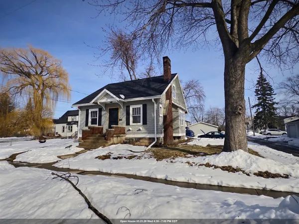 $189,900 | 818 North Van Buren Street, Green Bay, WI 54302