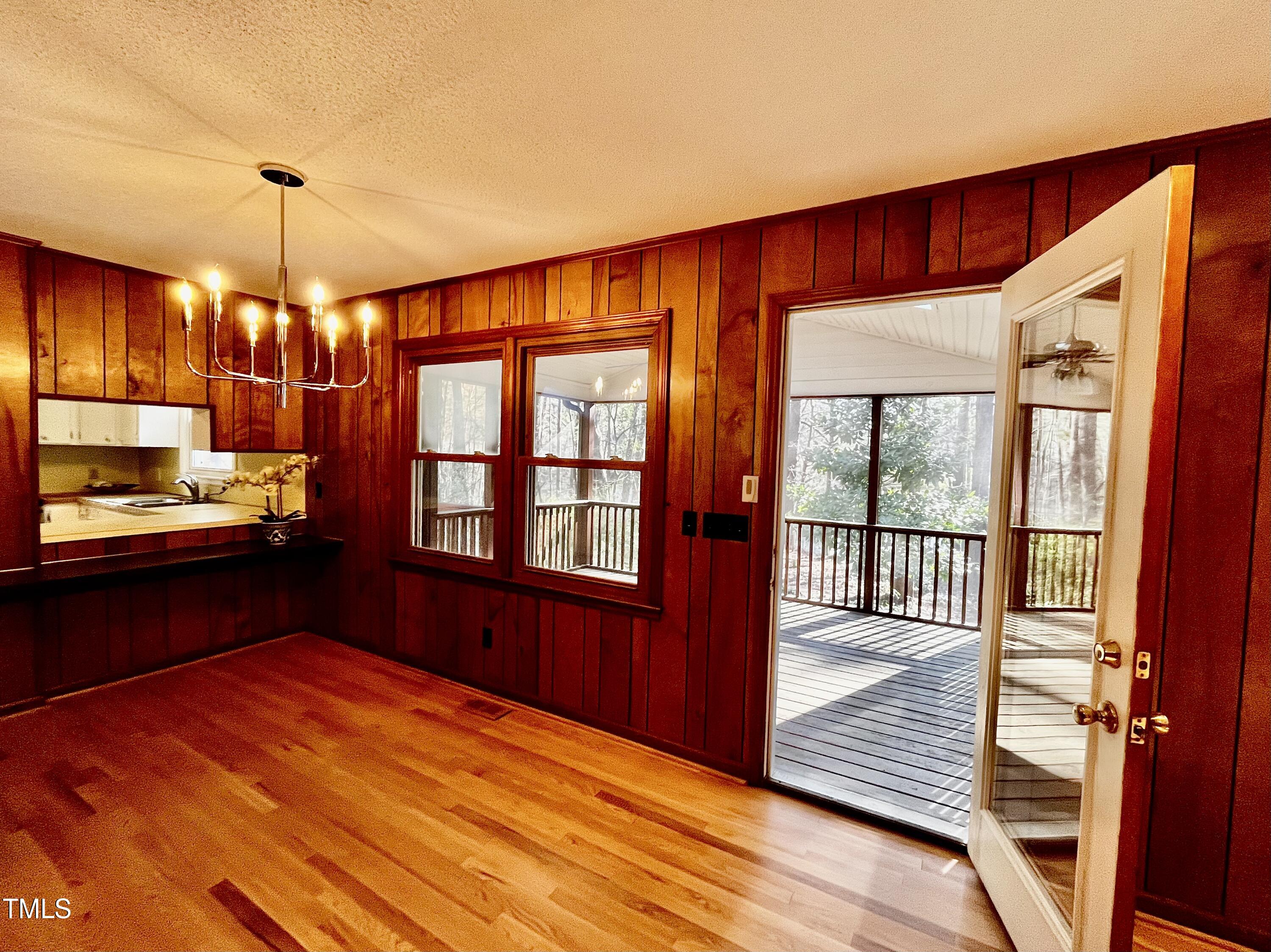 3111 Tanager Street Raleigh, NC 27606 - Photo 11 of 56 10-Dining3