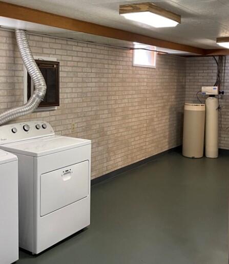 5990 North Sandstone Road Jackson, MI 49201 - Photo 18 of 27 laundry1
