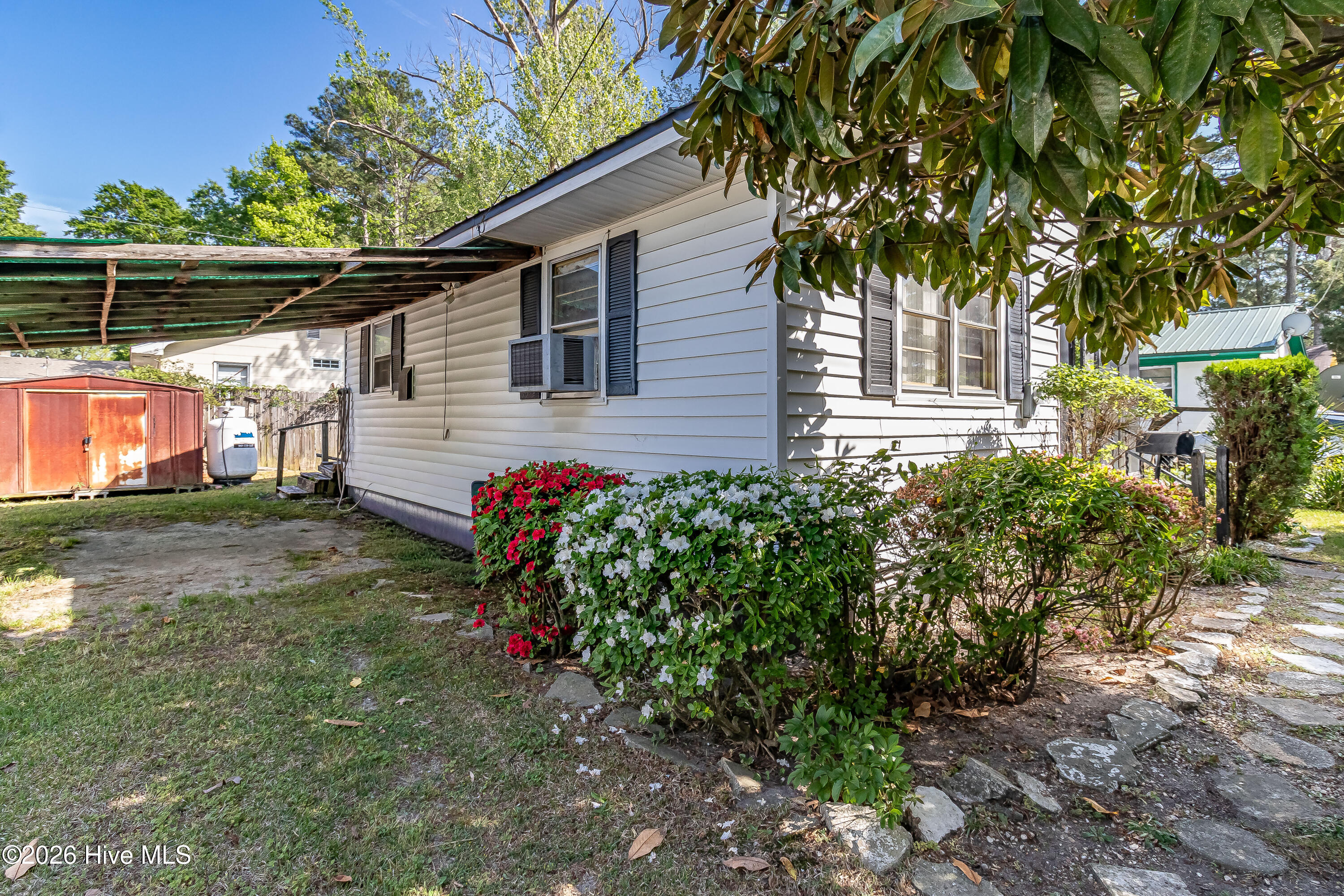 103 Springhill Street La Grange, NC 28551 - Photo 3 of 11 IMG_7646