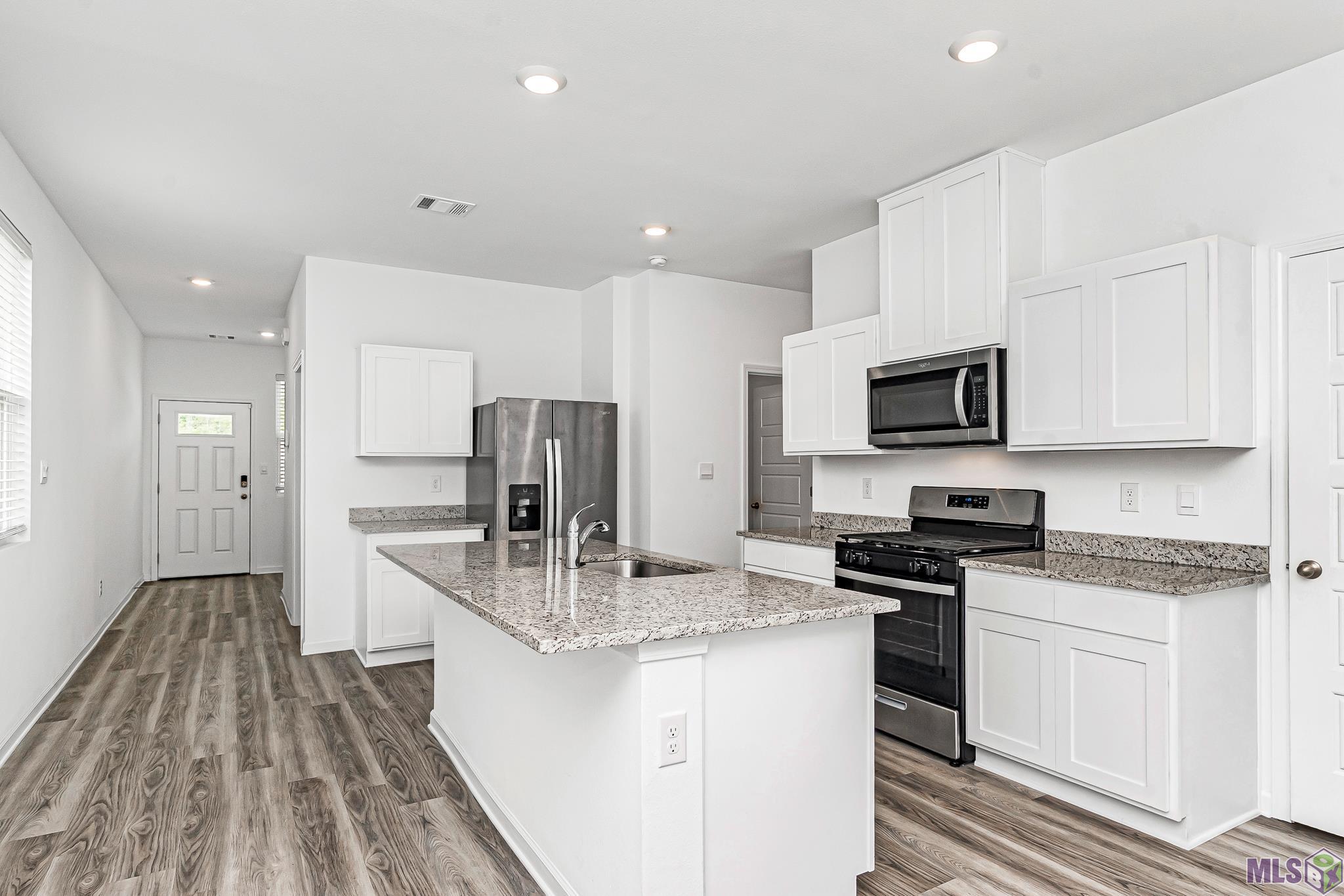 910 Drago Drive Baton Rouge, LA 70820 - Photo 3 of 13