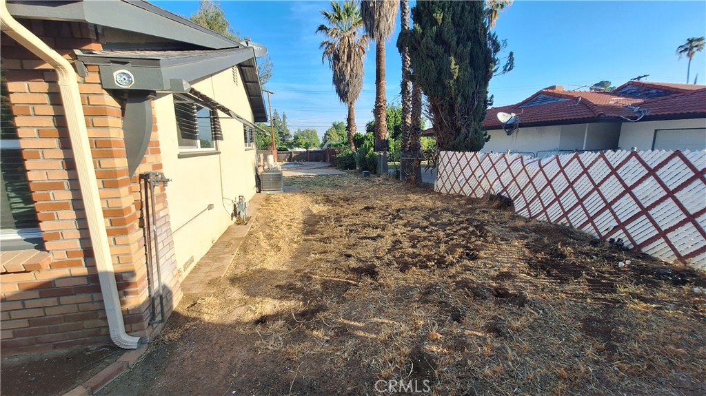 2327 Fairview Avenue Riverside, CA 92506 - Photo 26 of 30