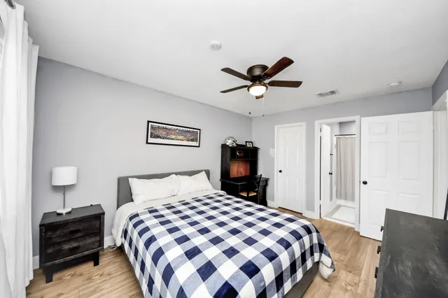 a view of a tennis court