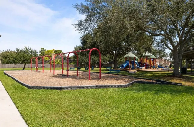 $515,000 | 2313 Prestwick Drive, League City, TX 77573