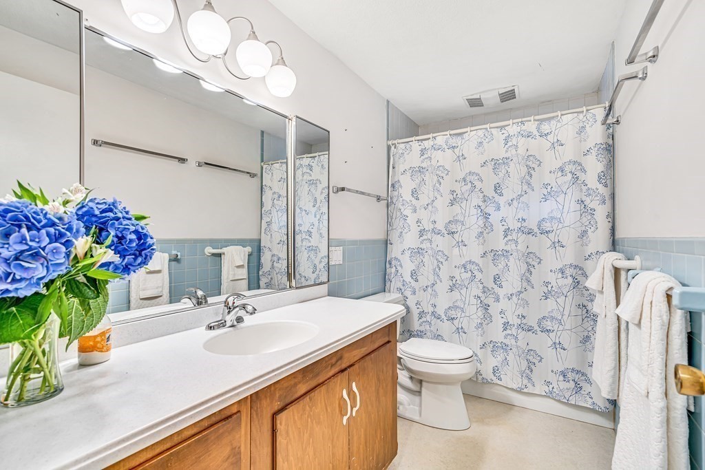 151 Framingham Road Marlborough, MA 01752 - Photo 16 of 42 Gallery Image 16