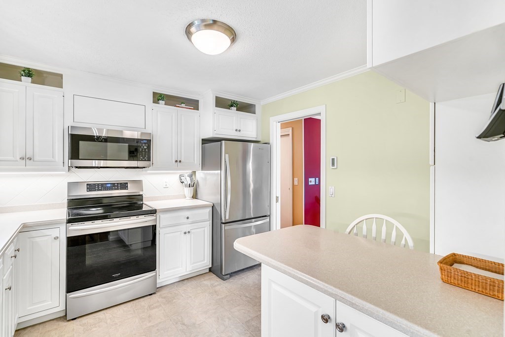 151 Framingham Road Marlborough, MA 01752 - Photo 8 of 42 Gallery Image 8