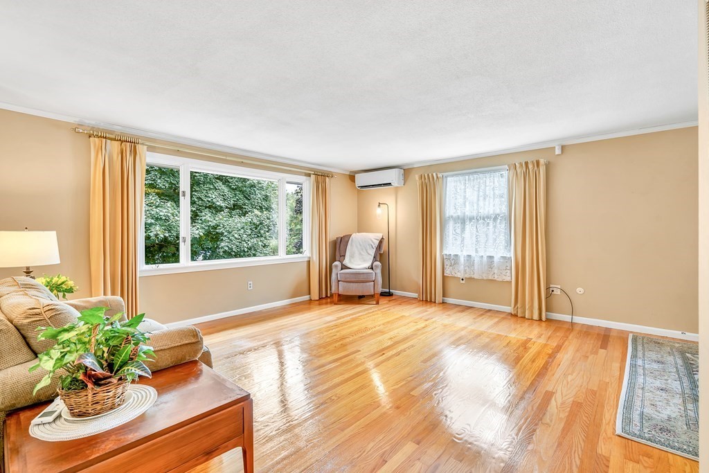 151 Framingham Road Marlborough, MA 01752 - Photo 9 of 42 Gallery Image 9