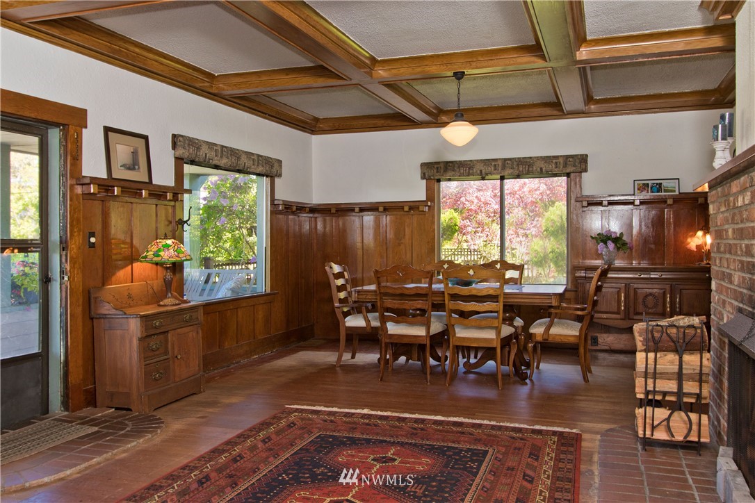 7501 California Avenue Southwest Seattle, WA 98136 - Photo 7 of 25 a view of a dining room with furniture