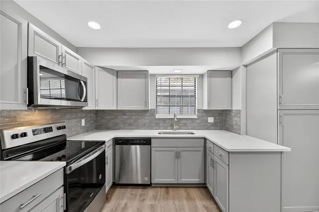 $3,200 | 519 Sweetleaf Drive, Brandon, FL 33511